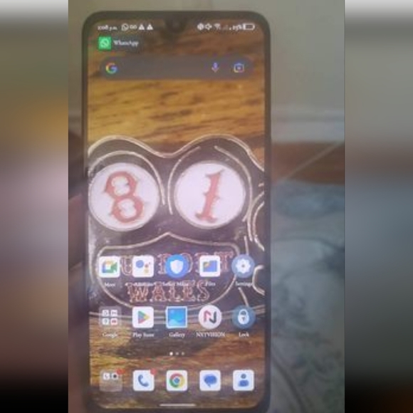 Cell phone - Picture 2 of 2